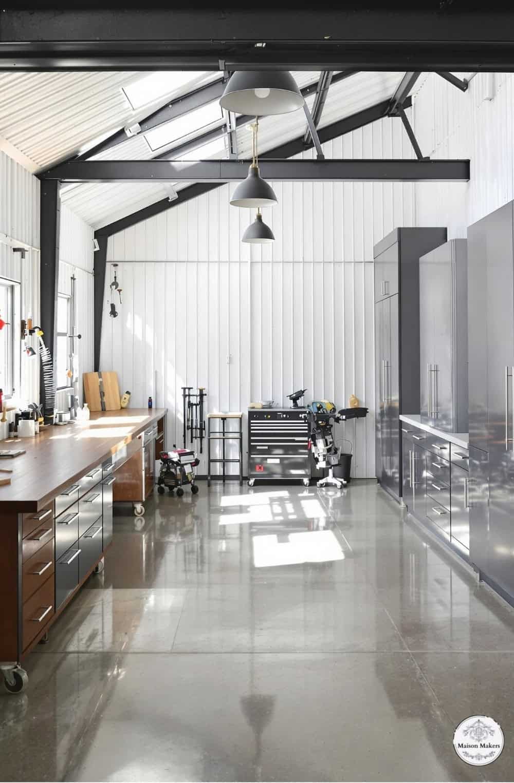 a large room with a lot of tables and chairs